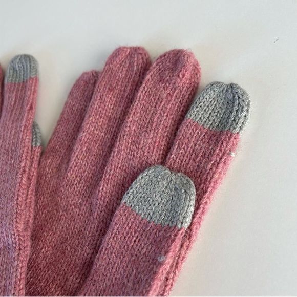 LOF Dusty Rose Pink Knit Gloves, Smart Tech Finger Tips, Fur Puff Decora… - Picture 3 of 5